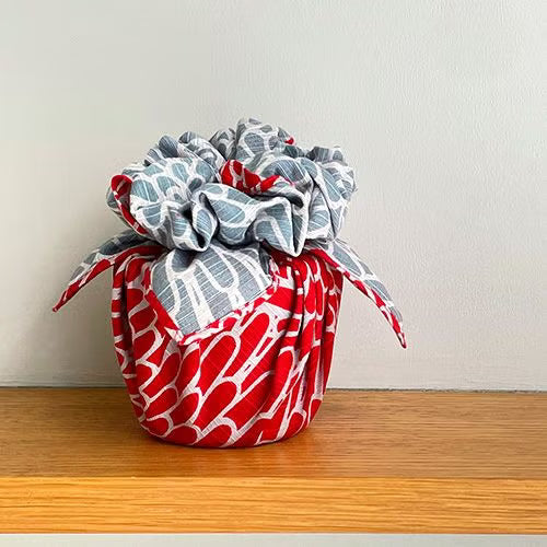 Isa Monyo Reversible Furoshiki 48cm | Kiku (red/blue)*