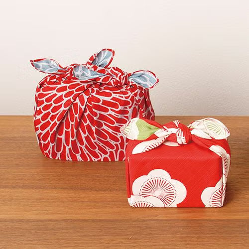 Isa Monyo Reversible Furoshiki 48cm | Kiku (red/blue)*