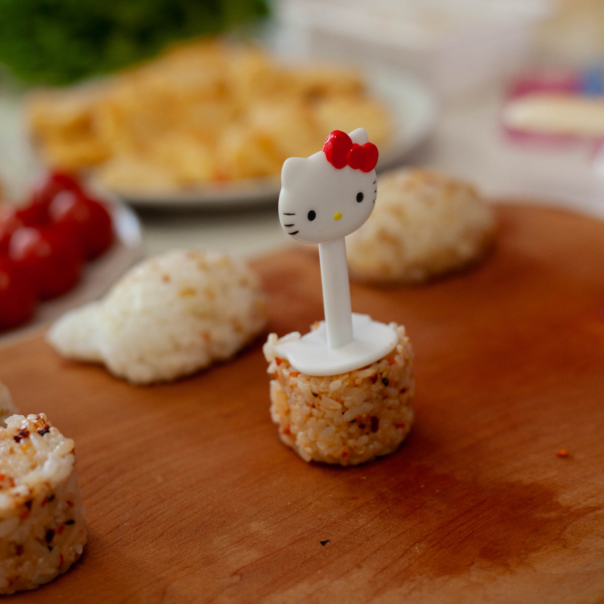 Hello Kitty onigiri push mold set, BPA-free plastic, 2 molds included