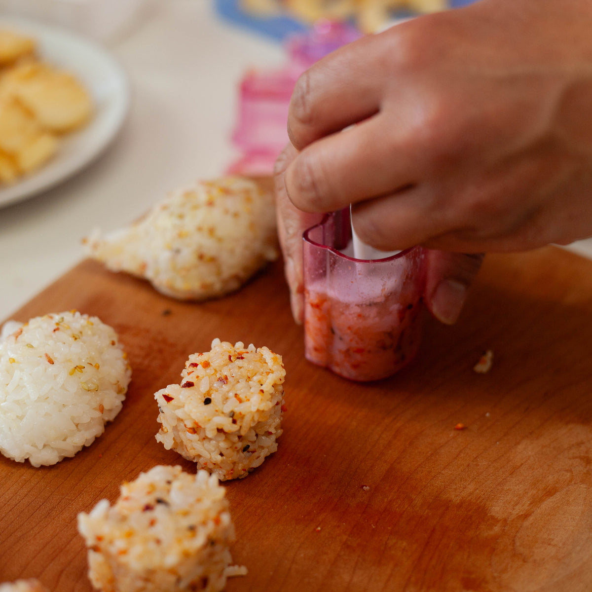 Hello Kitty onigiri push mold set, BPA-free plastic, 2 molds included