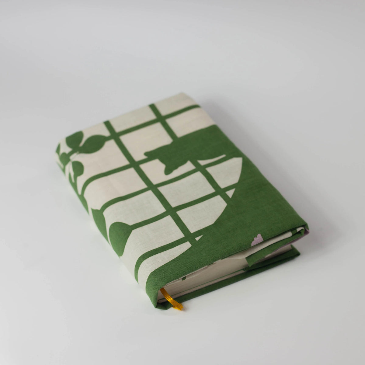 Chashitsu tenugui cloth featuring a cat silhouette behind a tea house window, Book cover
