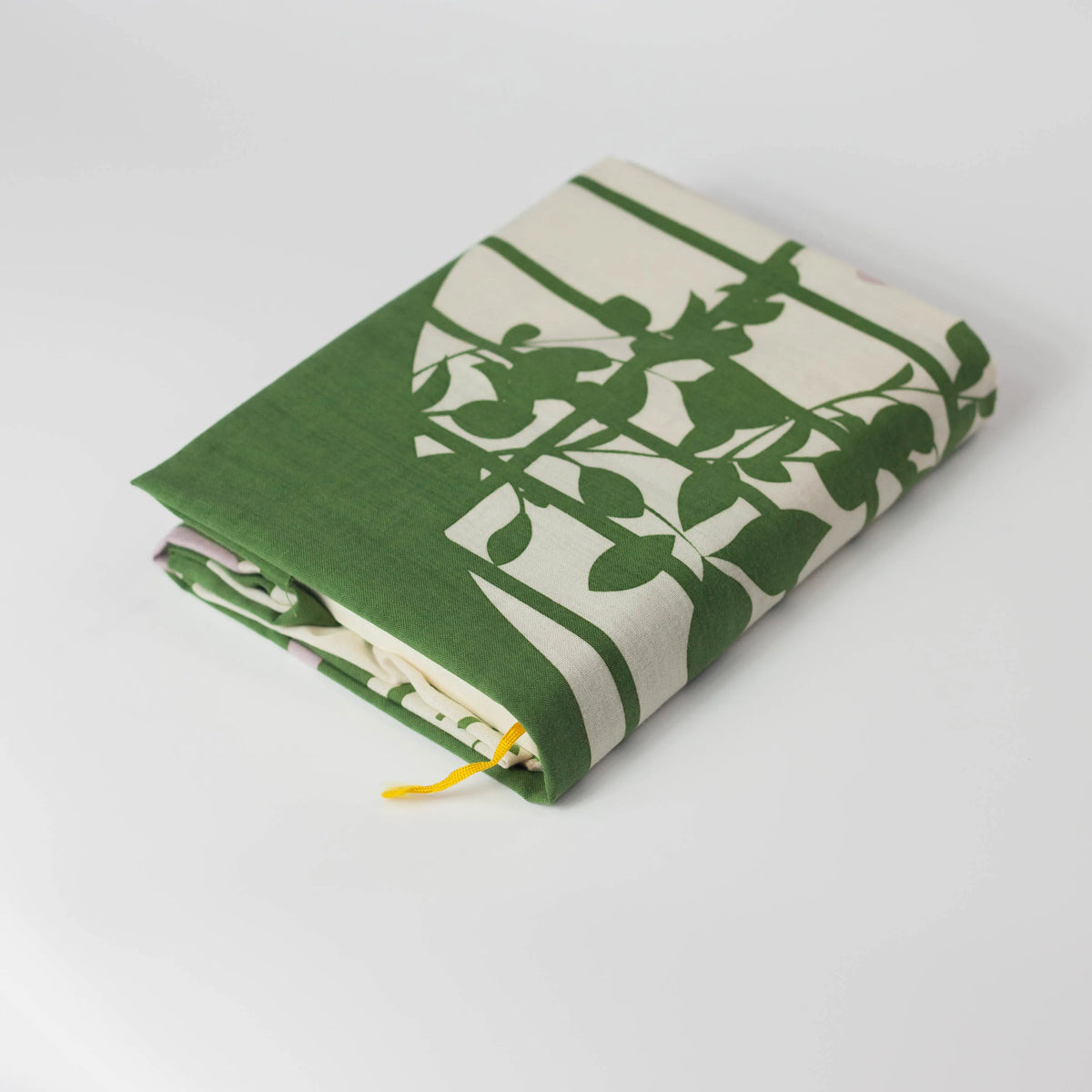 Chashitsu tenugui cloth featuring a cat silhouette behind a tea house window, Book cover