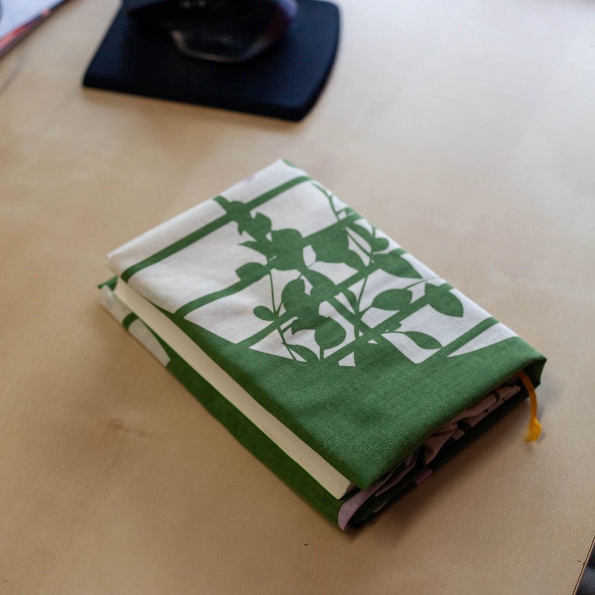 Chashitsu tenugui cloth featuring a cat silhouette behind a tea house window, Book cover