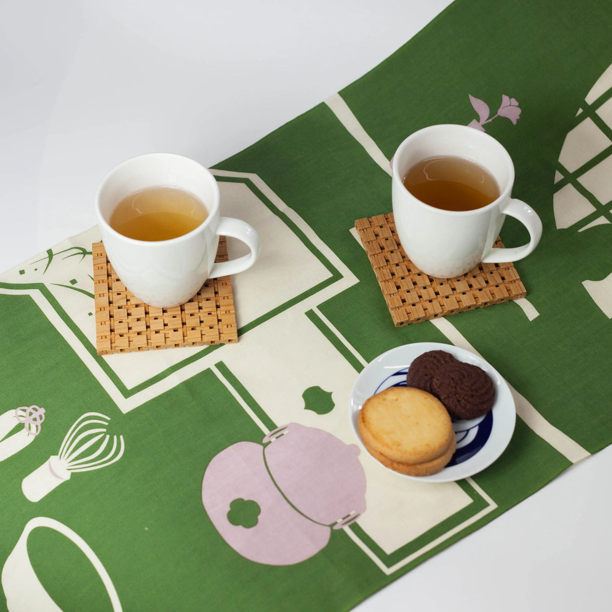 Chashitsu tenugui cloth featuring a cat silhouette behind a tea house window
