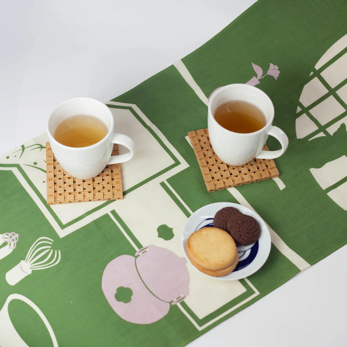 Chashitsu tenugui cloth featuring a cat silhouette behind a tea house window