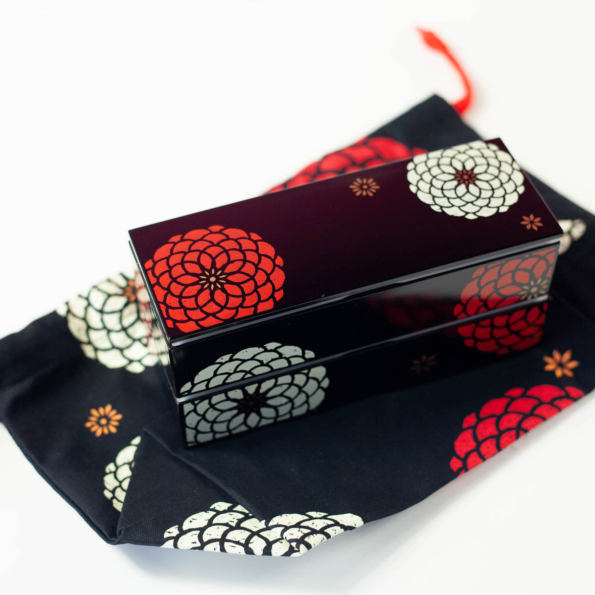 Ojyu Bento Bag with chrysanthemum pattern, available in red and black