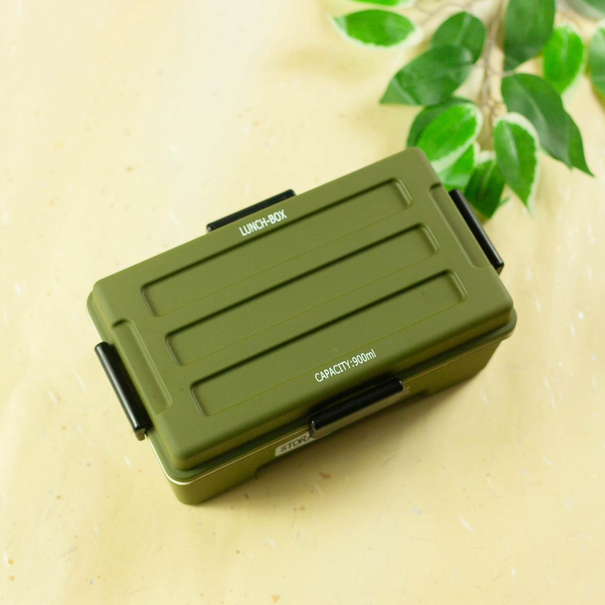 Storage Bento Box – rugged military-style Japanese lunch box with locking clips in navy blue and olive green, 900ml capacity, made in Japan