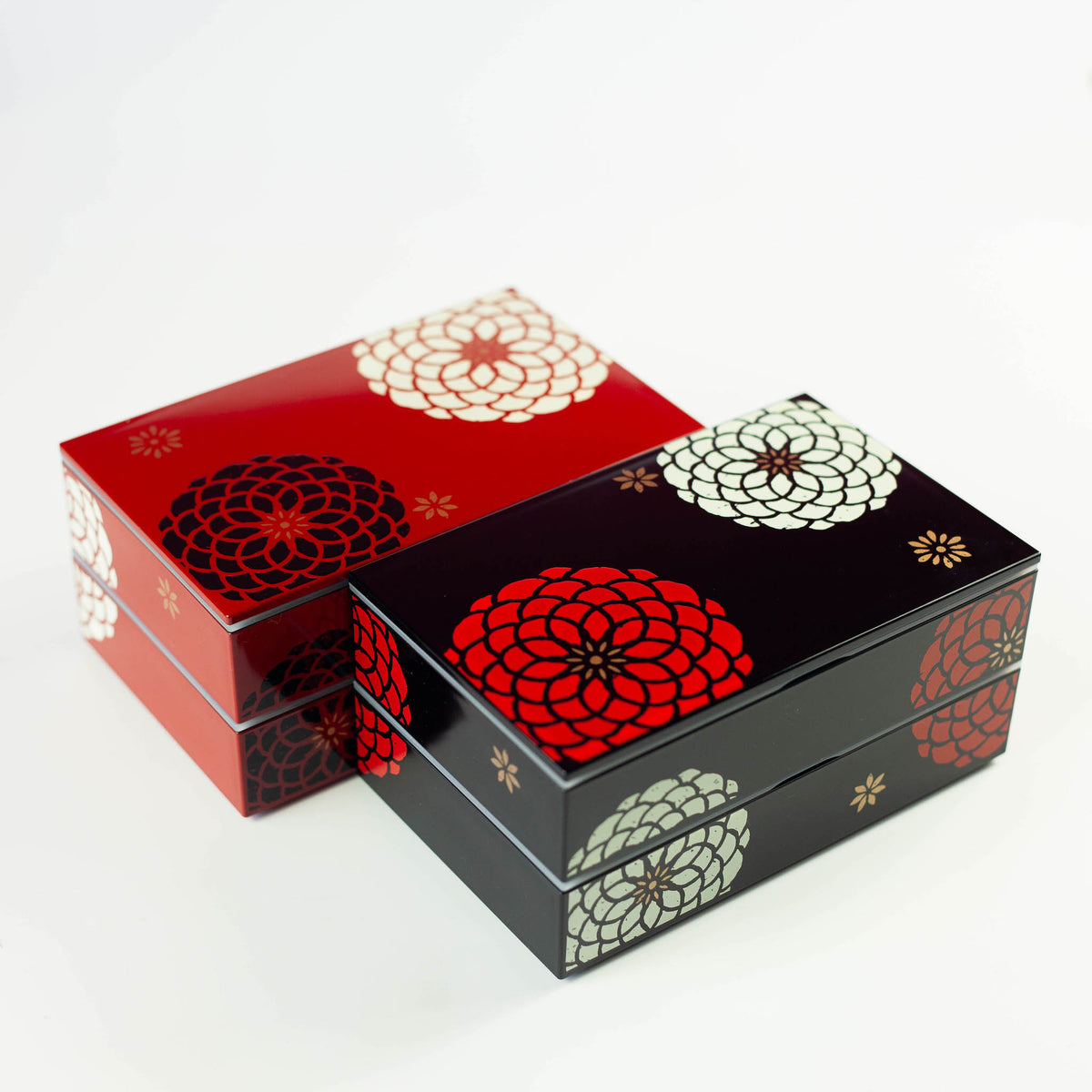 Ojyu Bento Box 900mL with hand-painted chrysanthemum pattern, available in red and black
