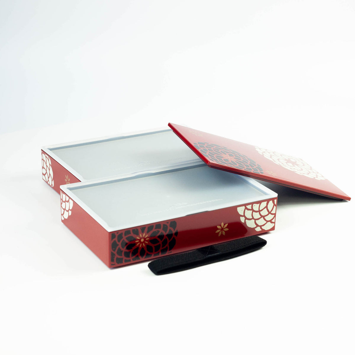 Ojyu Bento Box 900mL with hand-painted chrysanthemum pattern, available in red and black