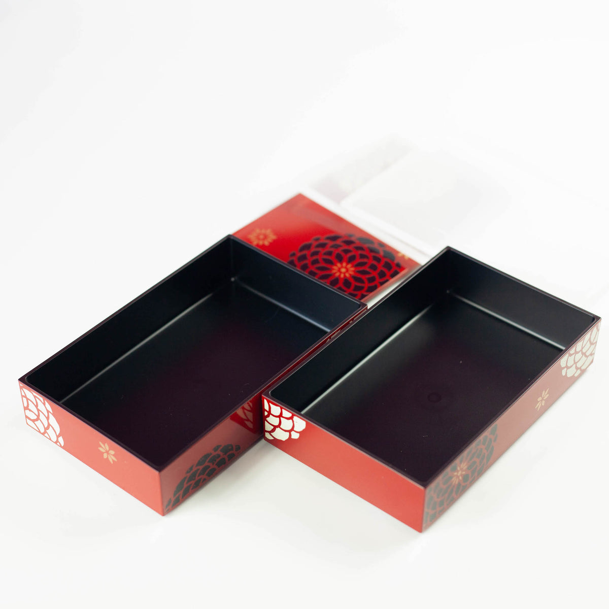 Ojyu Bento Box 900mL with hand-painted chrysanthemum pattern, available in red and black