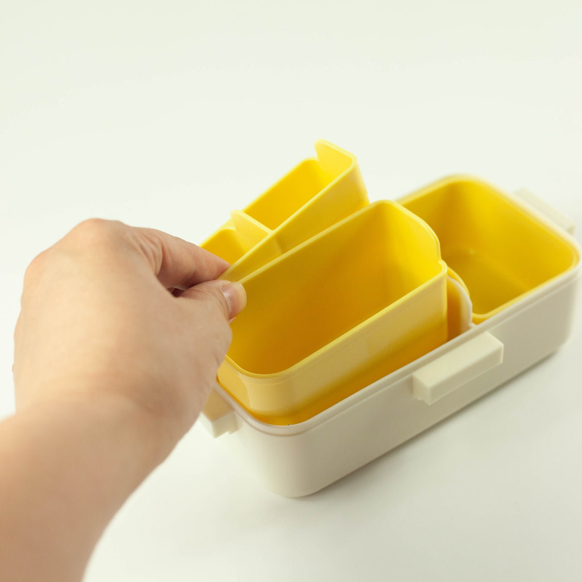 Shikiri Slim Bento Box, a compact 530 ml Japanese lunch box