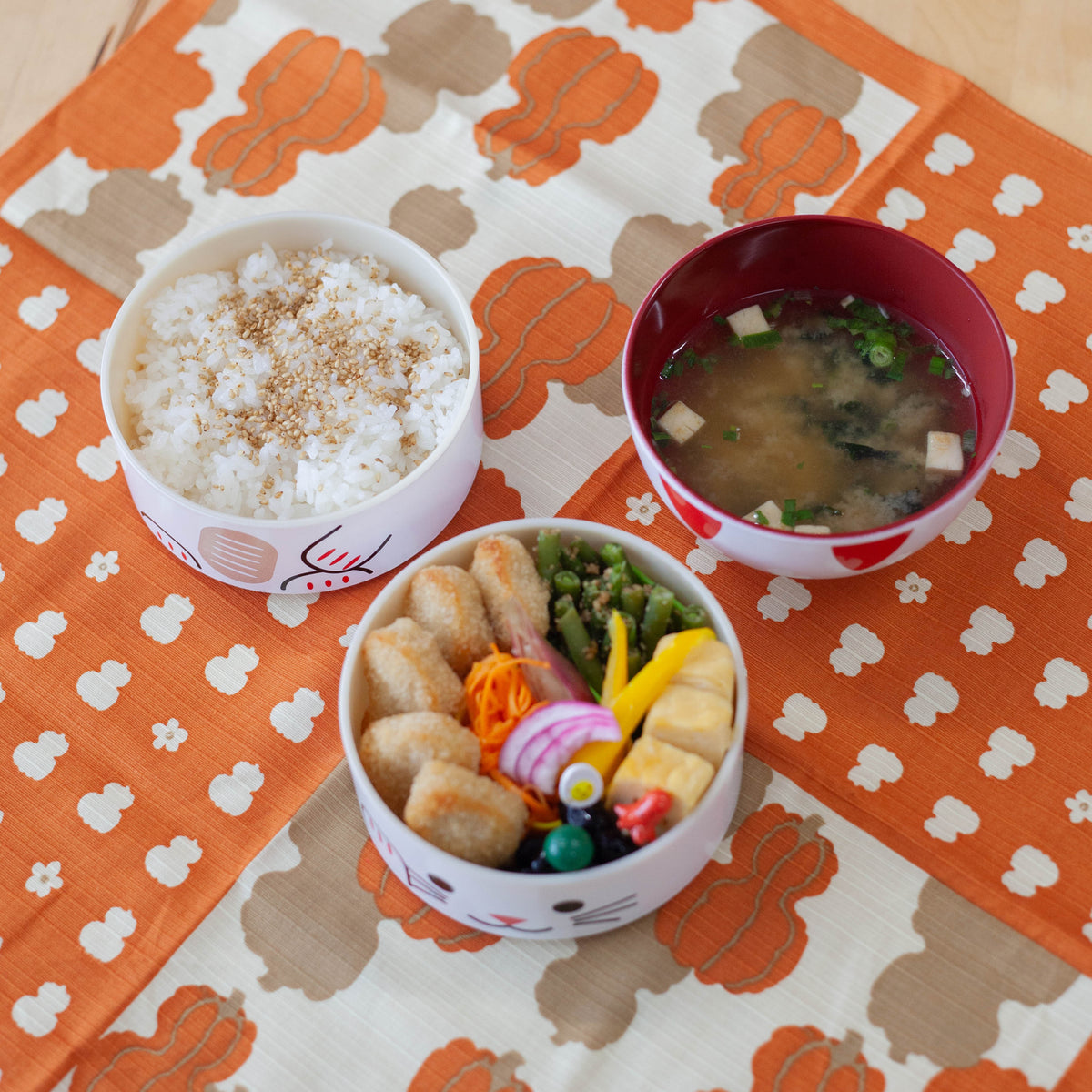 Big Kokeshi Bento Box | Maneki Neko in White and Black, a Japanese lucky cat-inspired lunch box