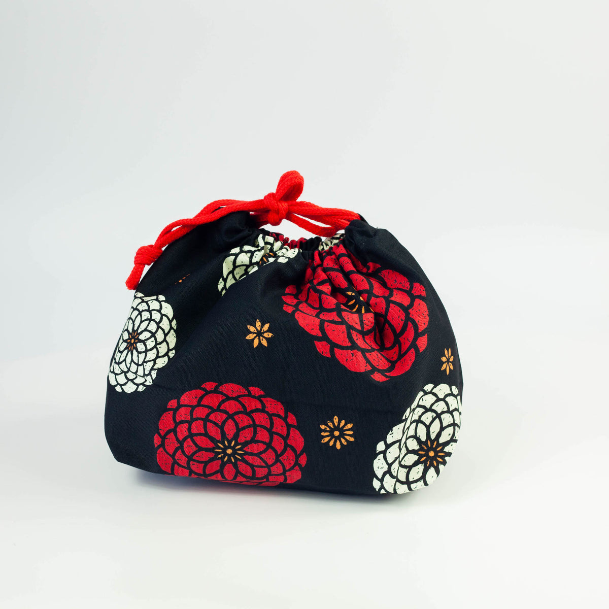 Ojyu Bento Bag with chrysanthemum pattern, available in red and black