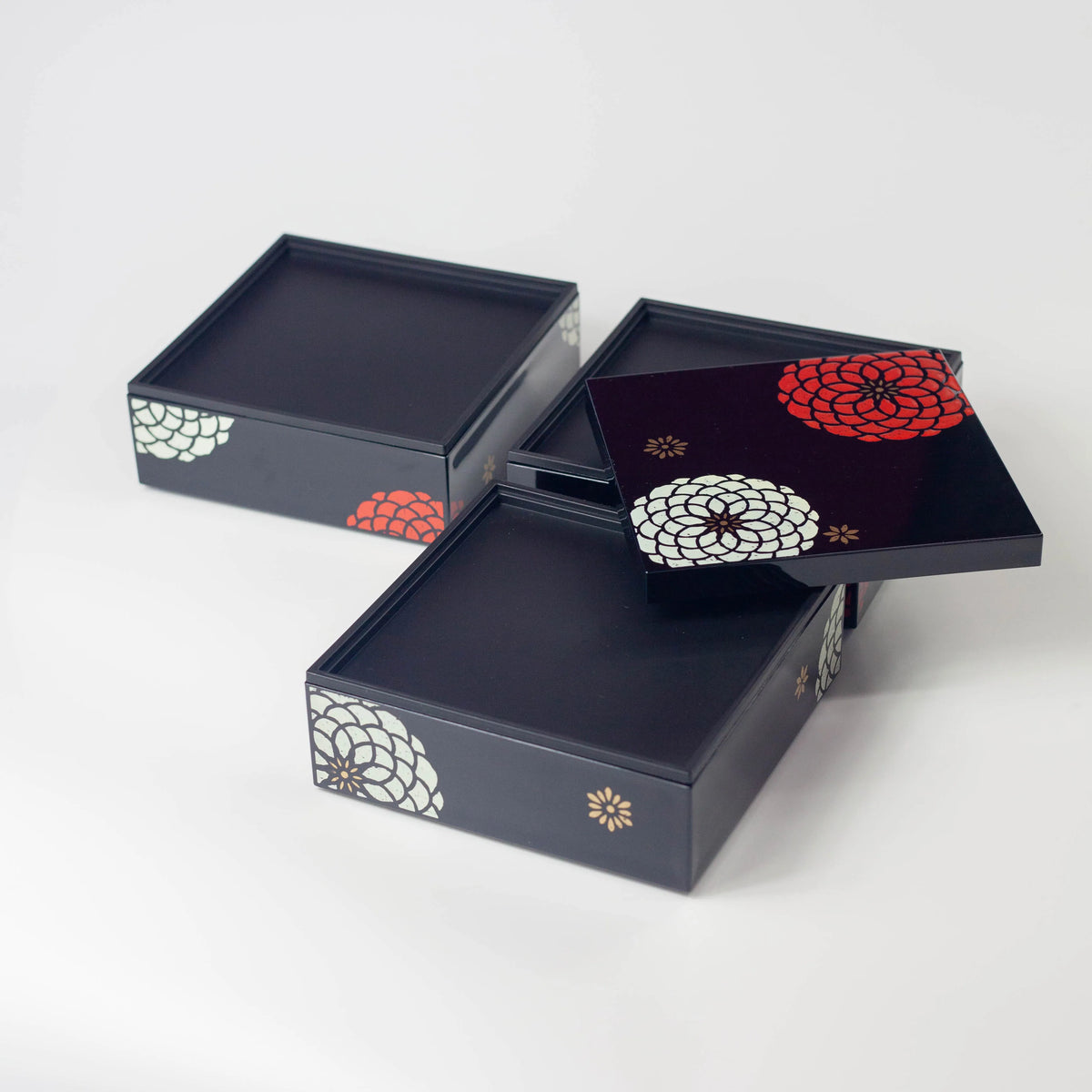 Ojyu Picnic Bento Box 15cm with three stacked tiers