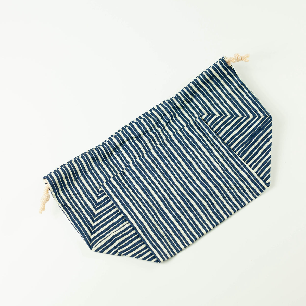 Tokusa Stripes Bento Bag in Navy – Traditional Japanese Tokusa stripe pattern, 100% cotton, made in Japan