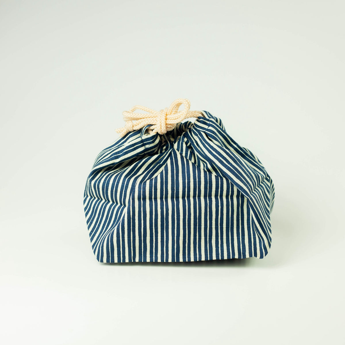 Tokusa Stripes Bento Bag in Navy – Traditional Japanese Tokusa stripe pattern, 100% cotton, made in Japan