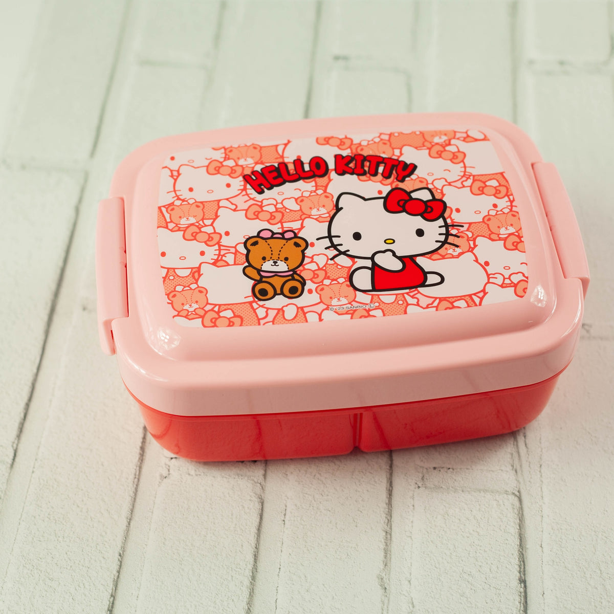 Hello Kitty Bento Box, single-tier 840ml lunch box with three inner compartments, made in Japan
