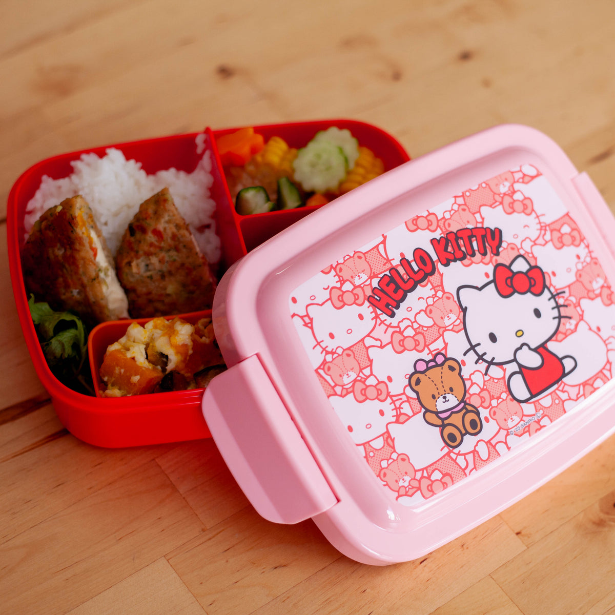 Hello Kitty Bento Box, single-tier 840ml lunch box with three inner compartments, made in Japan
