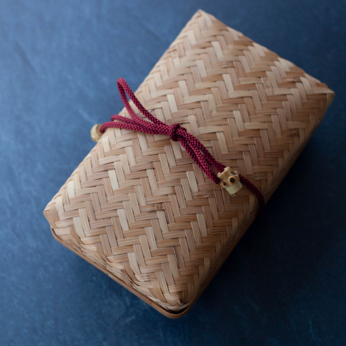 Woven Bamboo Bento Box – honey-brown herringbone woven bamboo