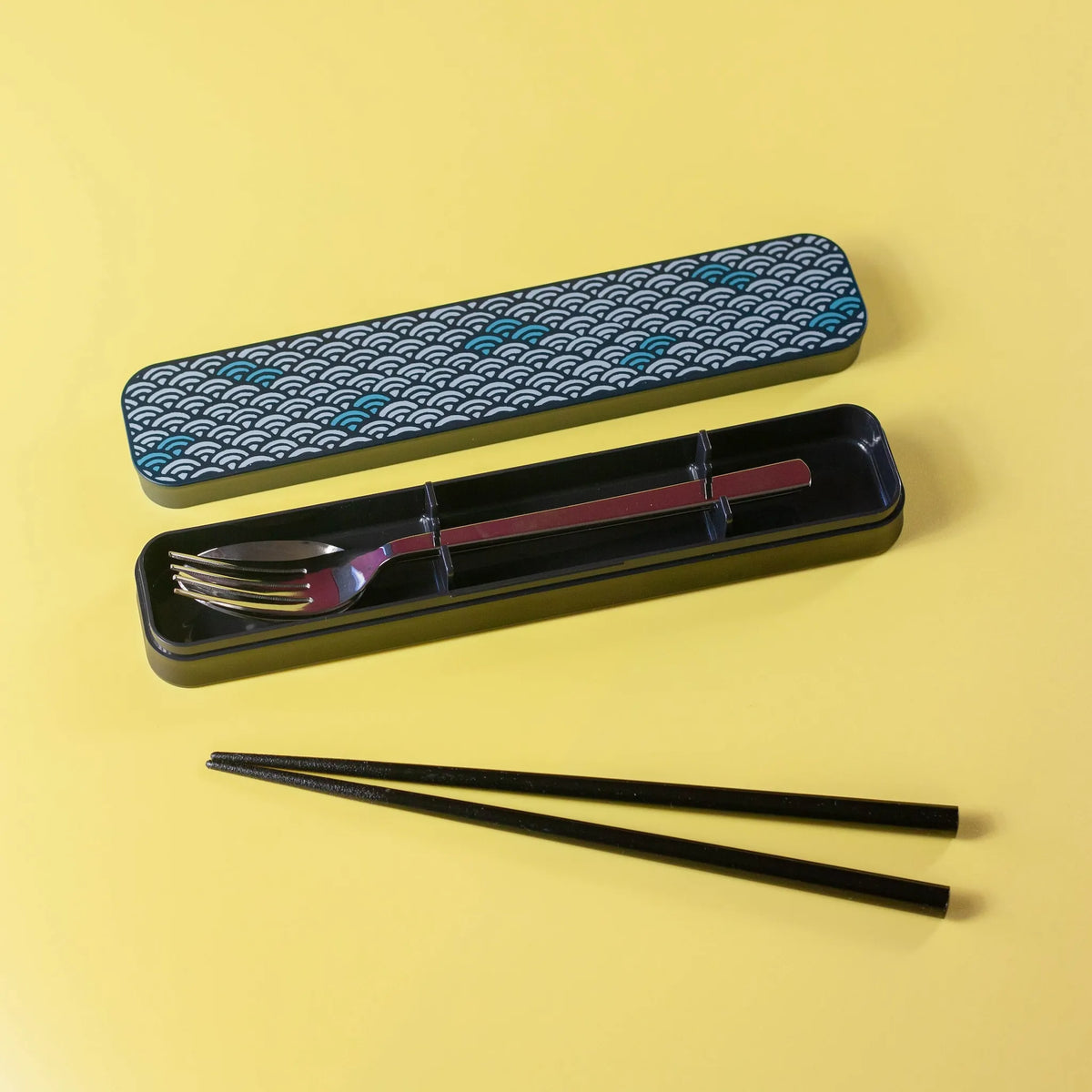 Blue Ocean Nami cutlery set with a blue Japanese wave design
