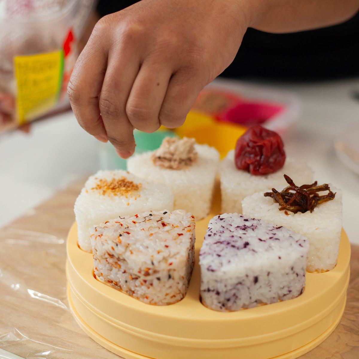 Pop Up Onigiri Maker – BPA-free plastic mold for 6 rice balls at once, made in Japan