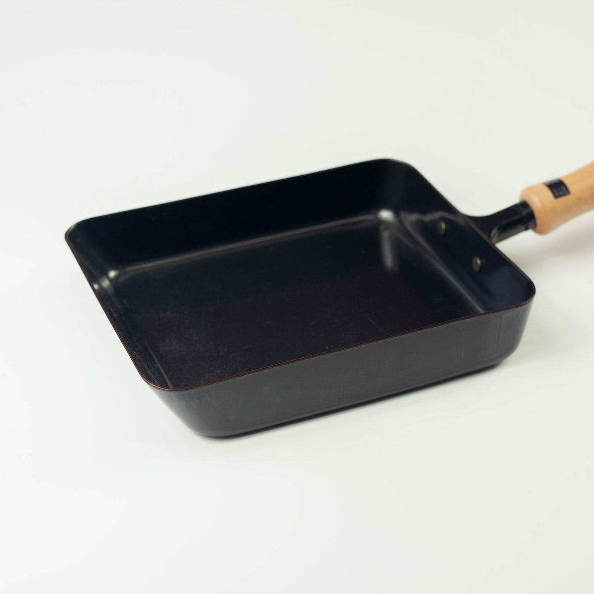 Sanjo Chitose iron tamagoyaki pan 14x18cm with wooden handle, induction compatible, made in Sanjo, Japan