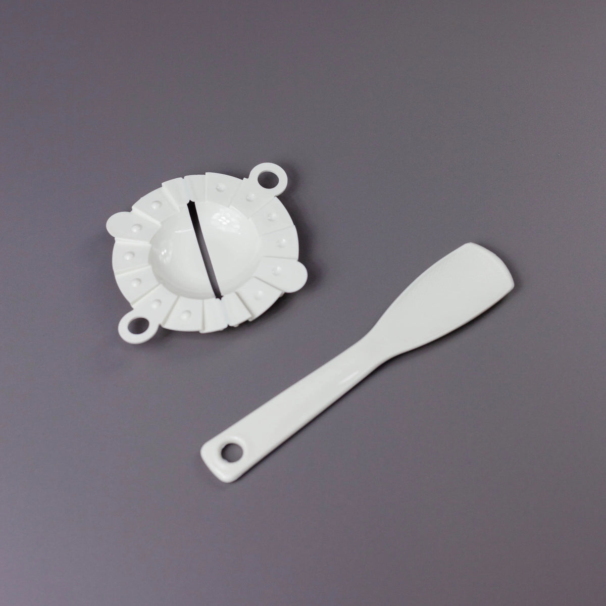 Gyoza dumpling crimping tool and spatula set - BPA-free plastic, made in Japan
