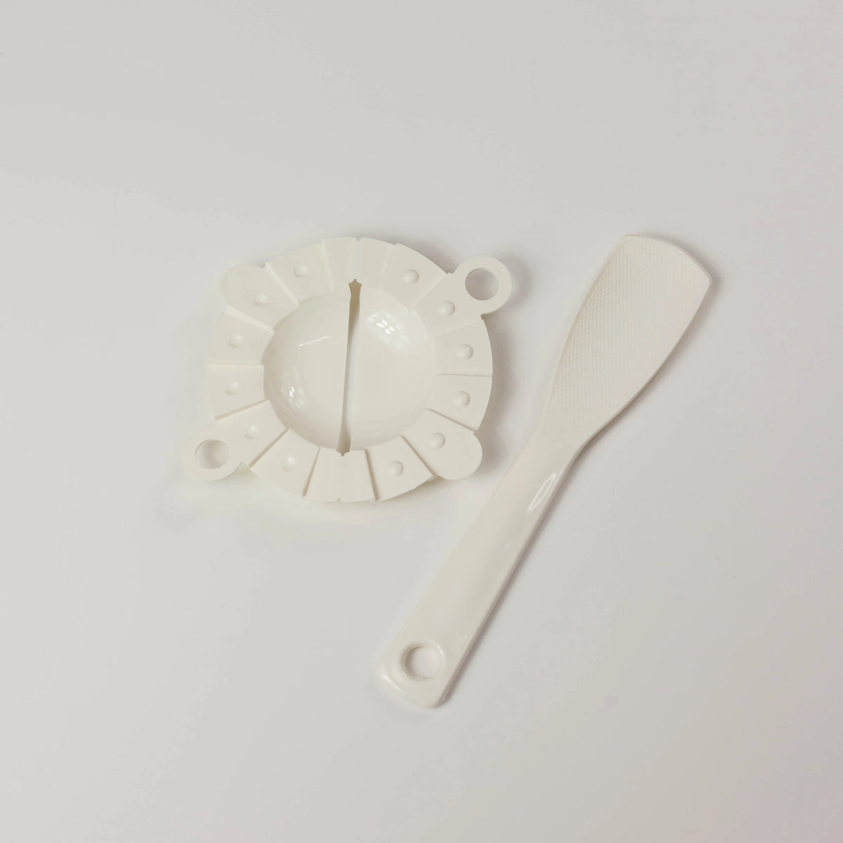 Gyoza dumpling crimping tool and spatula set - BPA-free plastic, made in Japan
