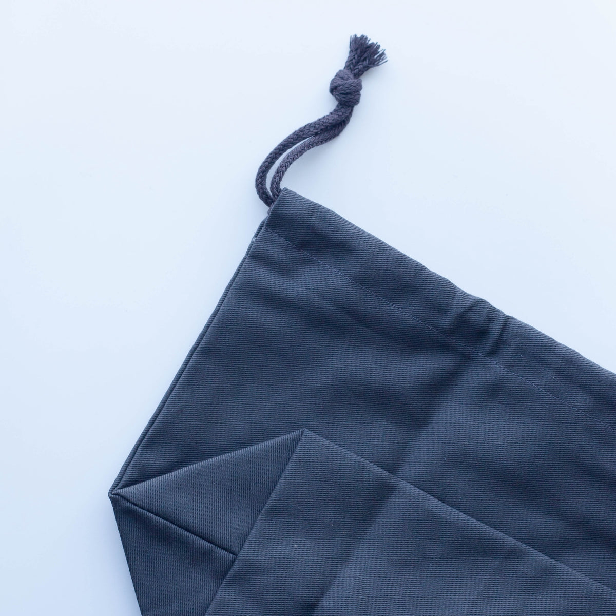 Gray drawstring lunch bag for bento boxes up to 1000mL