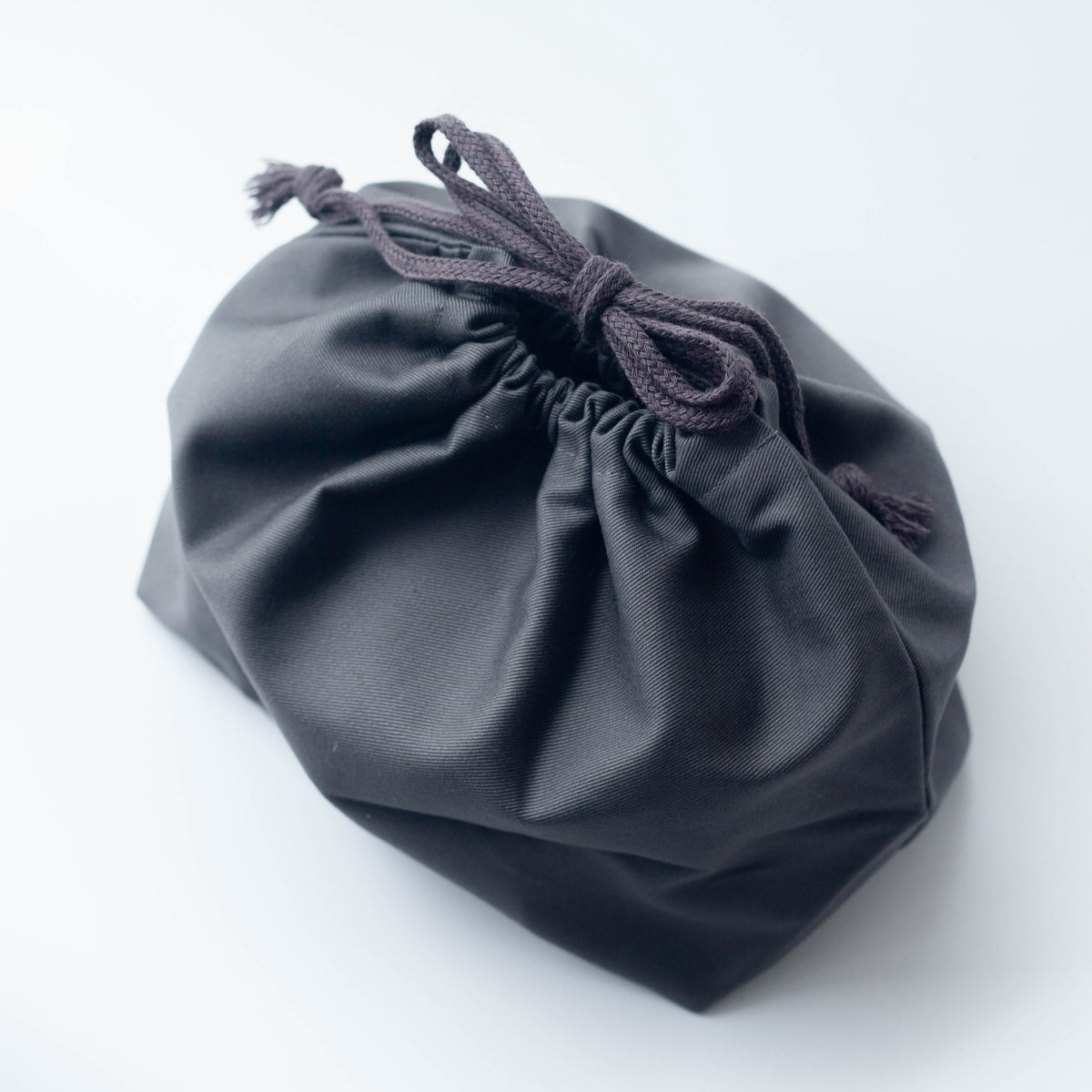 Gray drawstring lunch bag for bento boxes up to 1000mL