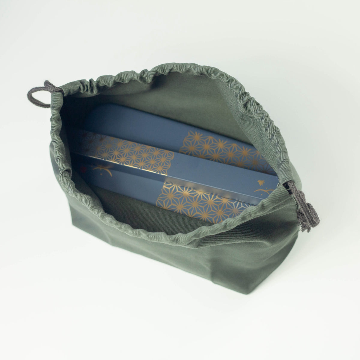 Asanoha bundle with a traditional Japanese hemp leaf pattern
