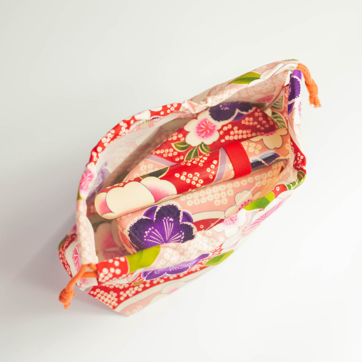 Kimono Sakura Pink bento bundle with a cherry blossom pattern
