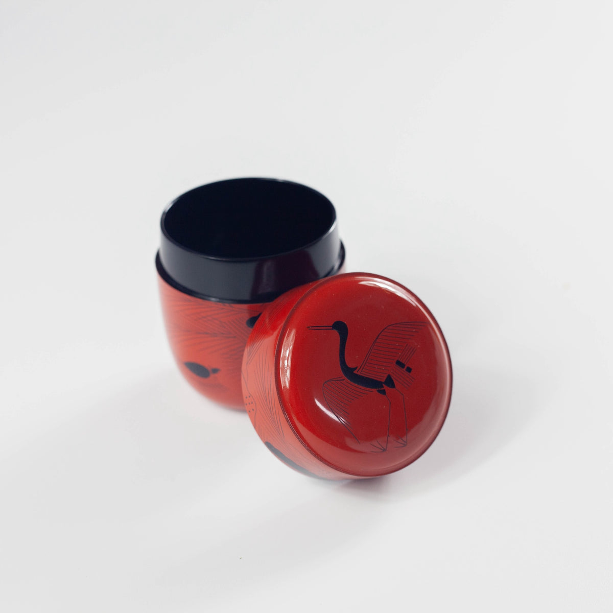 Handmade lacquered tea canister with a Horai-e design