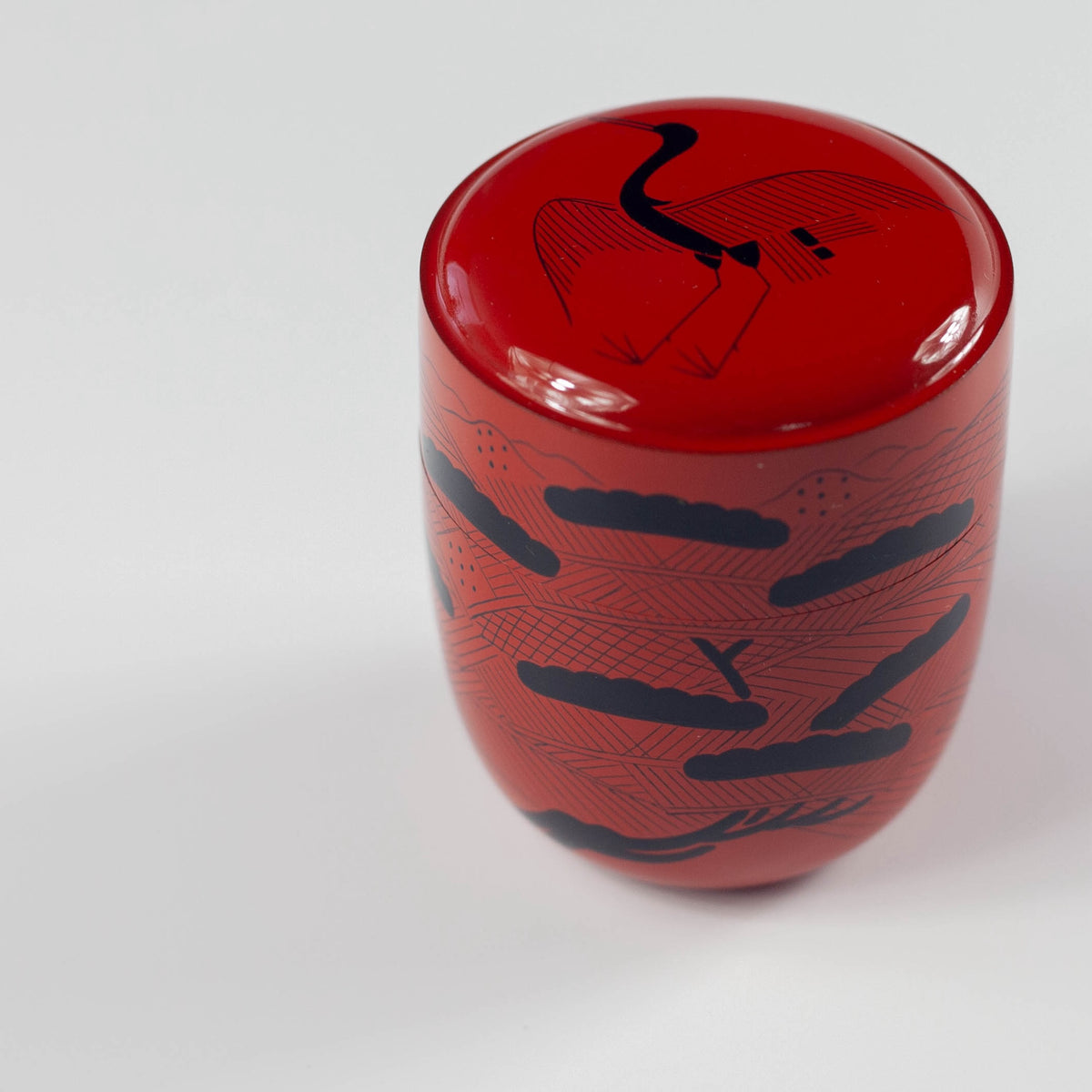 Handmade lacquered tea canister with a Horai-e design