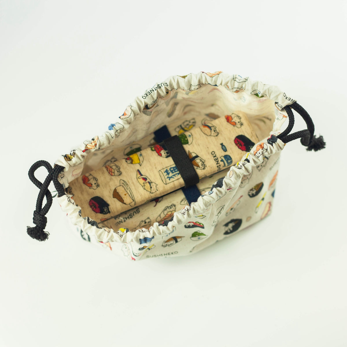 Sushi Neko Bento Bundle with a 570ml lunch box and cat-themed accessories