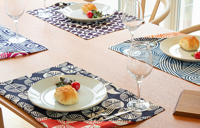 Isa Monyo reversible furoshiki 48cm with sugi cedar pattern in red and navy blue
