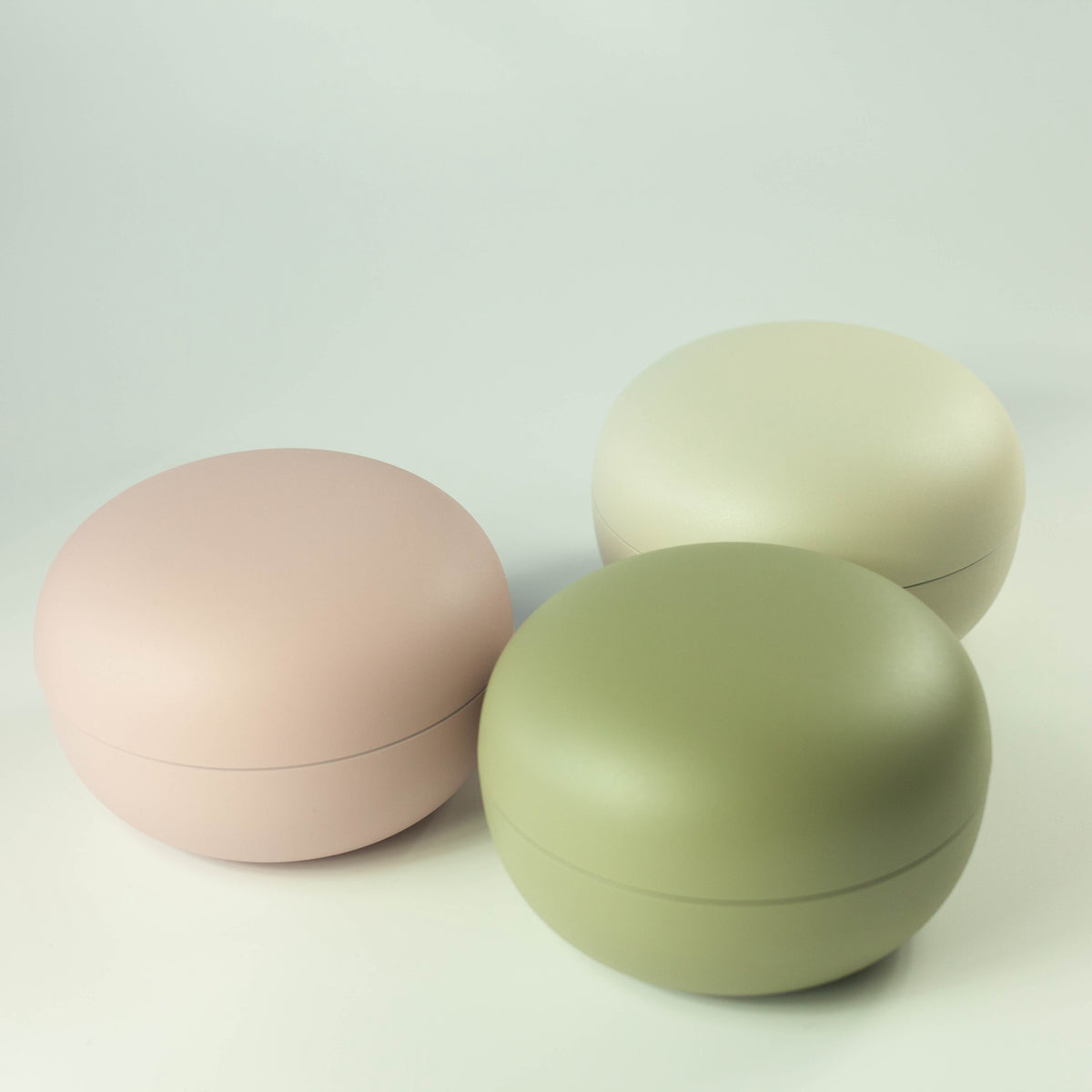 Mayu Don Bento Box, round two-tier Japanese lunch box with lunch band