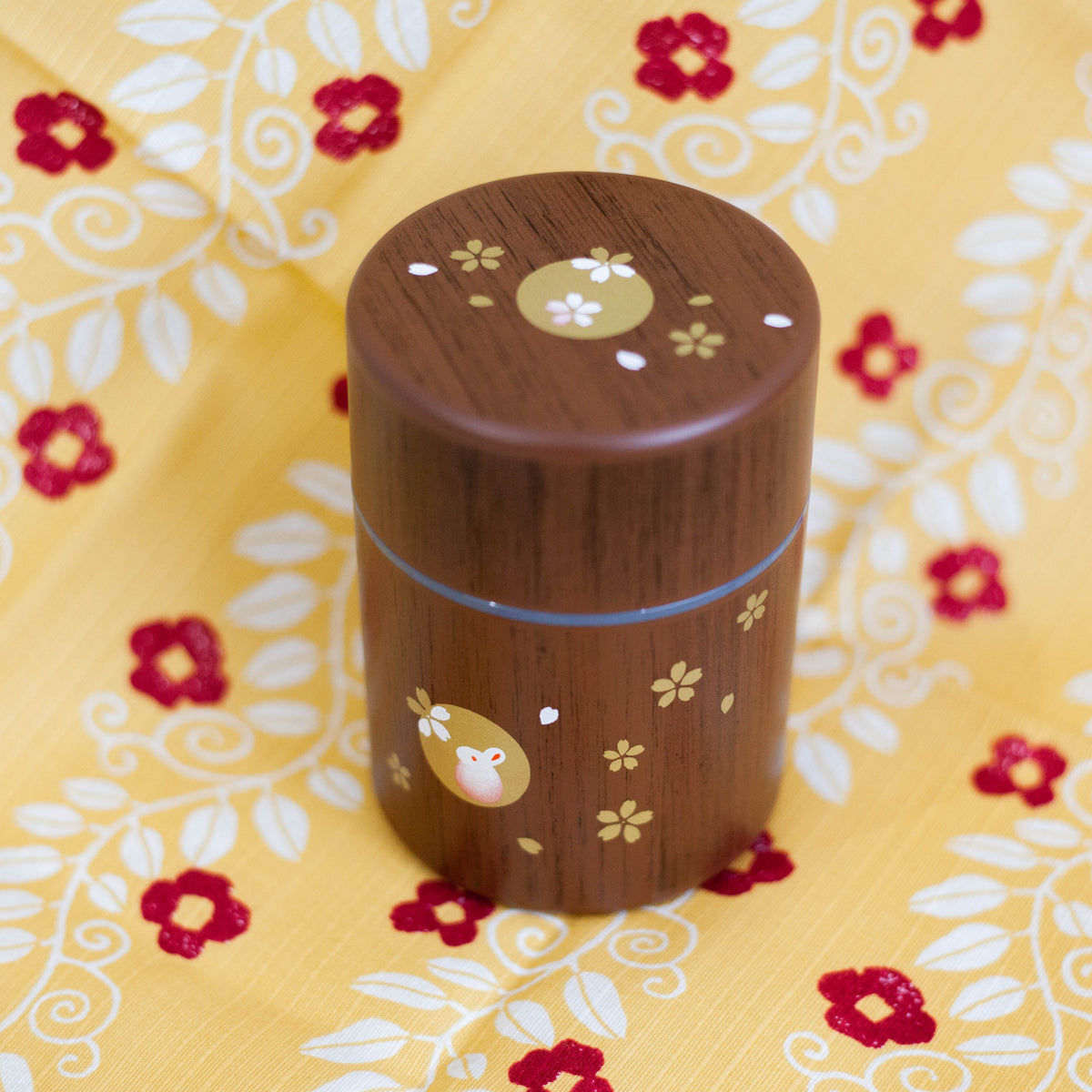 Hakoya usagi rabbit woodgrain tea canister 250mL, BPA-free plastic with silicone lid, made in Japan