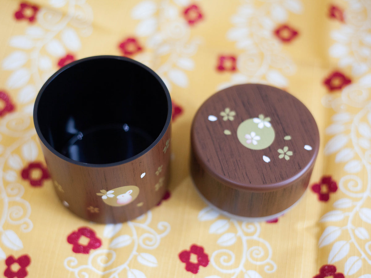 Hakoya usagi rabbit woodgrain tea canister 250mL, BPA-free plastic with silicone lid, made in Japan