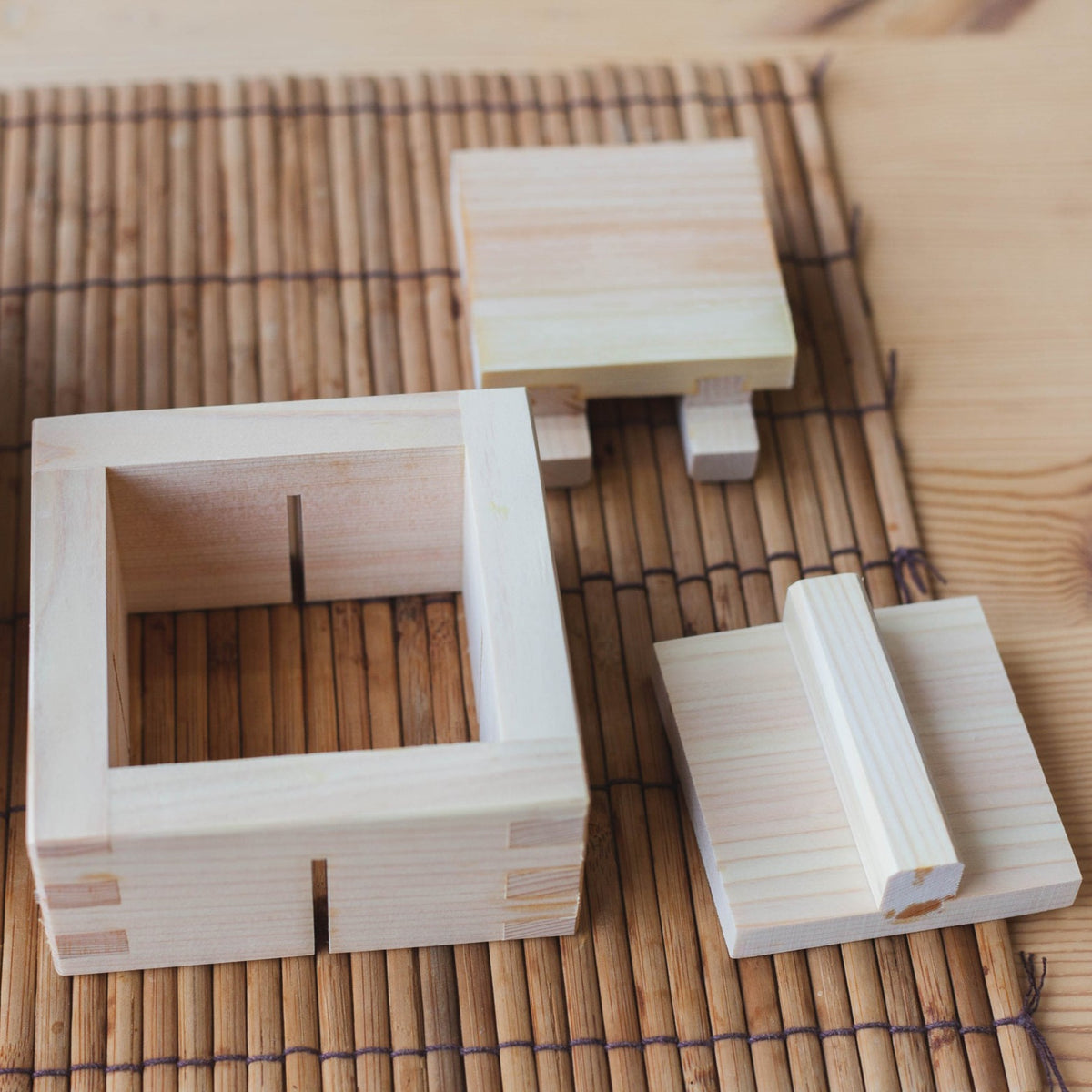 Sushi Mold Small Square – Japanese Hinoki wood pressed sushi mold, 10.5 x 10.5 cm, Made in Japan