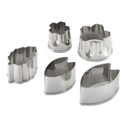 Sakura Cutter Set – five stainless steel vegetable cutters in sakura flower (large and small) and leaf shapes, top-down view on white background