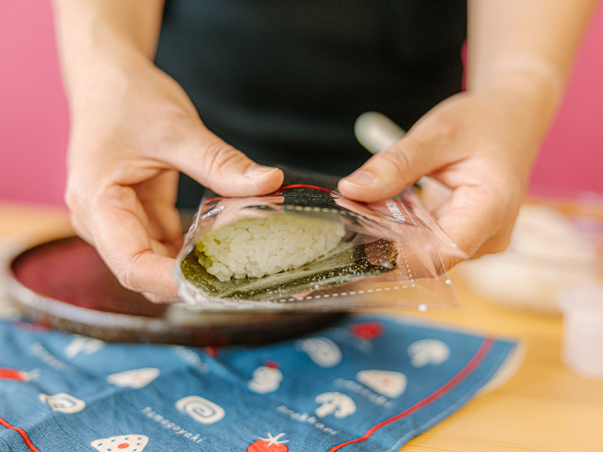 Japanese conbini onigiri rice ball in original packaging – Bento&co