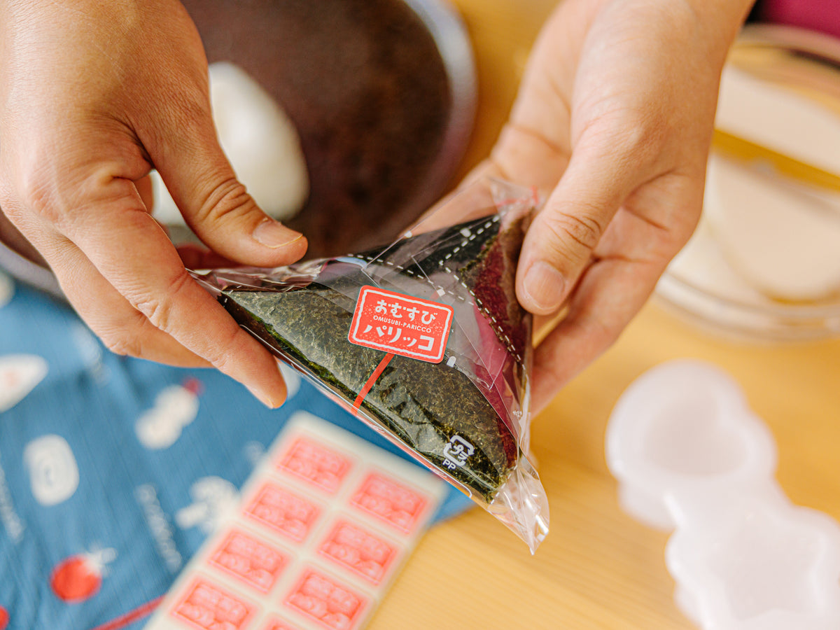 Japanese conbini onigiri rice ball in original packaging – Bento&co