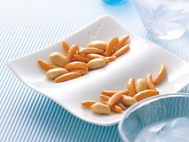 Kameda Kaki-pi original, soy sauce rice crackers and peanuts mix, 6 individual packets, made in Japan